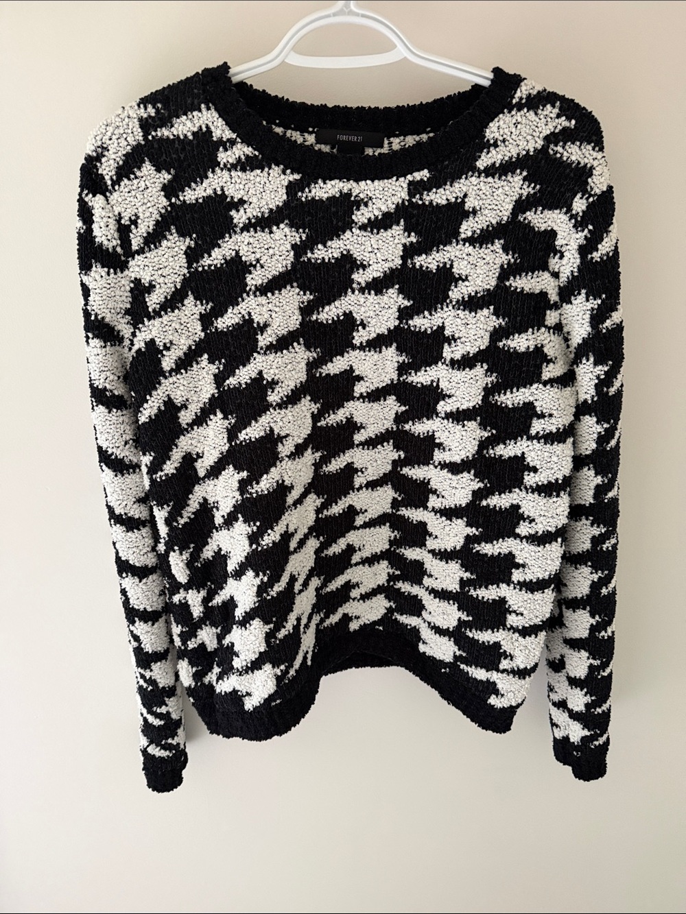 Forever 21 Black and White Houndstooth Crewneck Sweater
